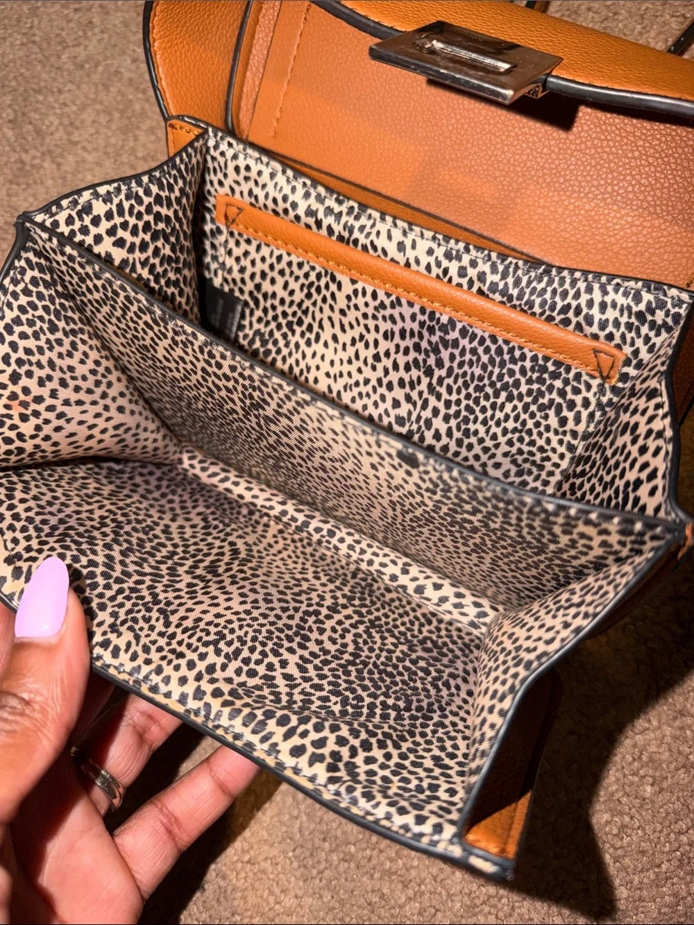 Women's Leather Crossbody Bag in Cognac Brown